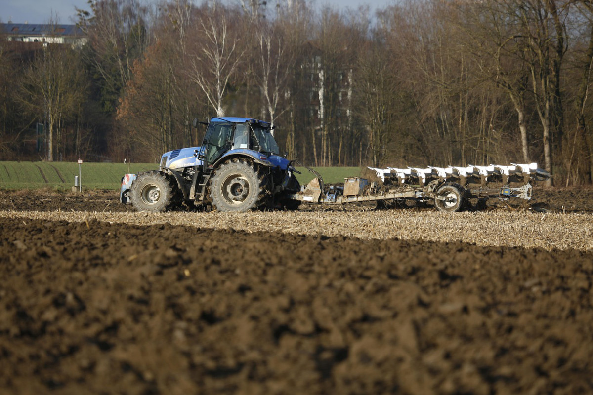 Pole, gleba - oranie